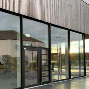 Vogelschutzfolie-9-90-1_Sporthalle-Waldau_3-Mittel-e1647343698125