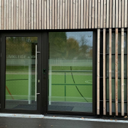 Vogelschutzfolie-9-90--1_Sporthalle-Waldau_6-Mittel