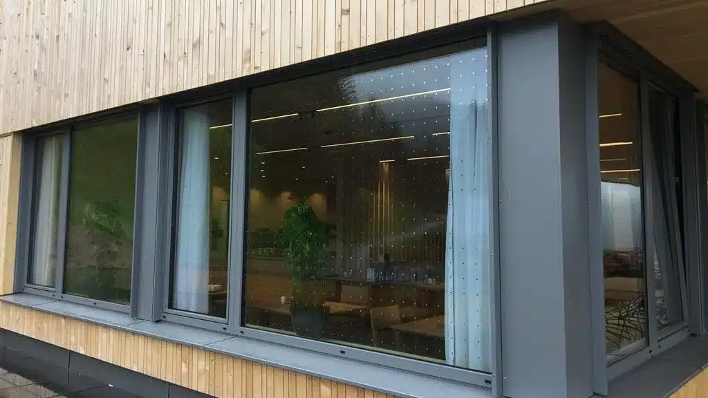 Vogelschutzfolie Glasflächen und Fenster SEEN Punkte